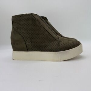 SODA Olive Green Wedge‎ Sneakers Perforated Zip Up Ankle Booties Women's Size 9